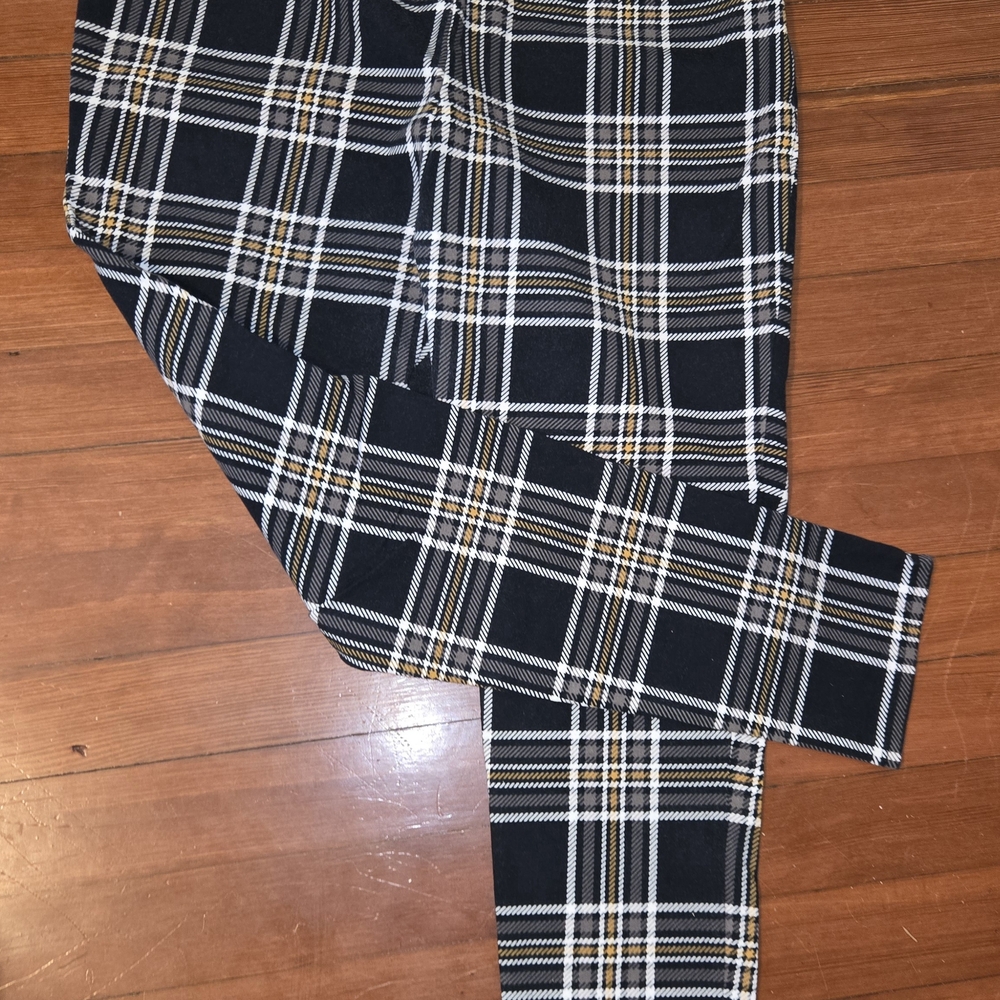 D&Co Plaid Pants